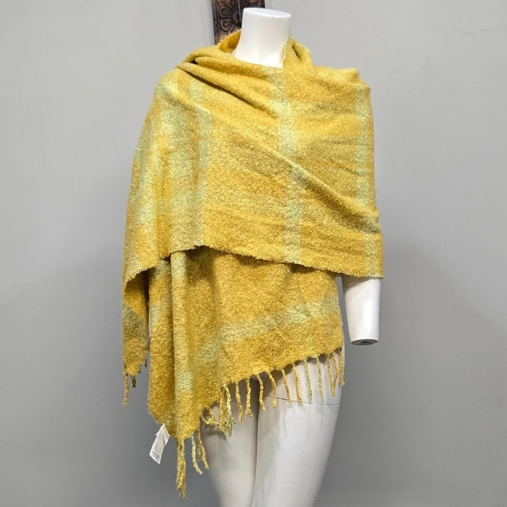 Gap Cozy Boucle Blanket Shawl Wrap Scarf One Size Plaid Soft Oversized Warm Soft